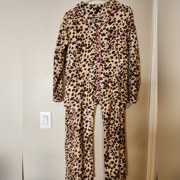 Other - Animal Print Sleepwear, Women's Large 2pc Fleece Animal Print Pajamas